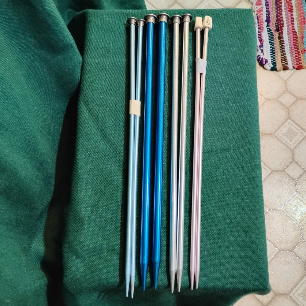 Knitting Needles - Picture 3 of 7